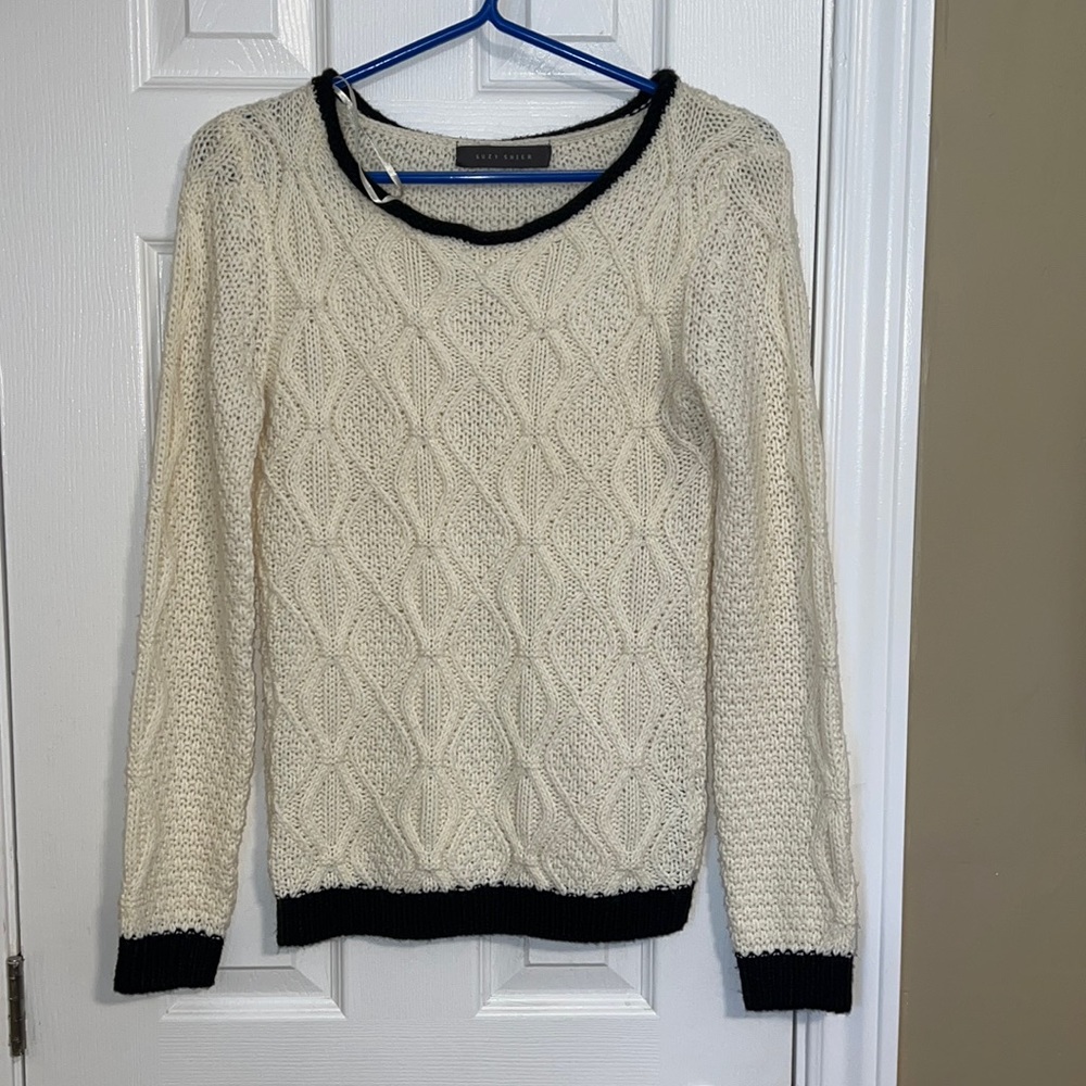 Suzy shirt knitted white sweater. US 4/Size small.